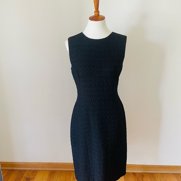 MM Lafleur Black Sleeveless Sheath Textured Dress - Picture 1 of 11